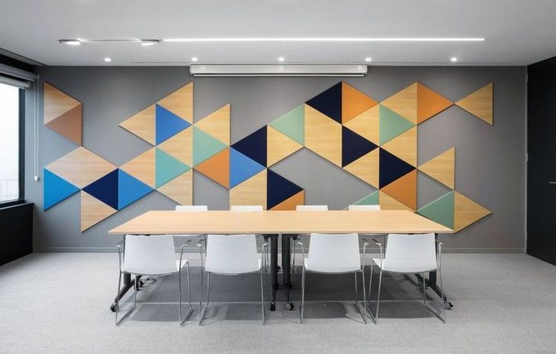 Several ways to decorate the walls of your office